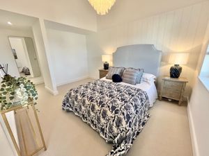 Photo 7- click for photo gallery